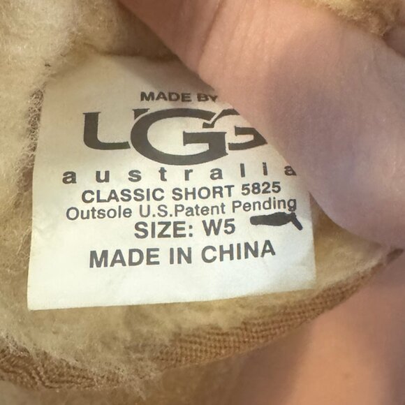 UGG Women's Classic Short II - Picture 6 of 6